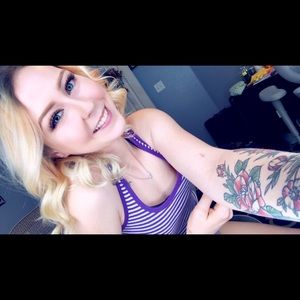 Meet your Posher, Kayla